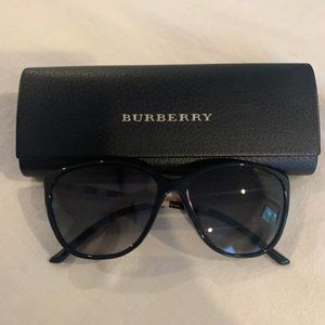 Women's Burberry Sunglasses-never worn